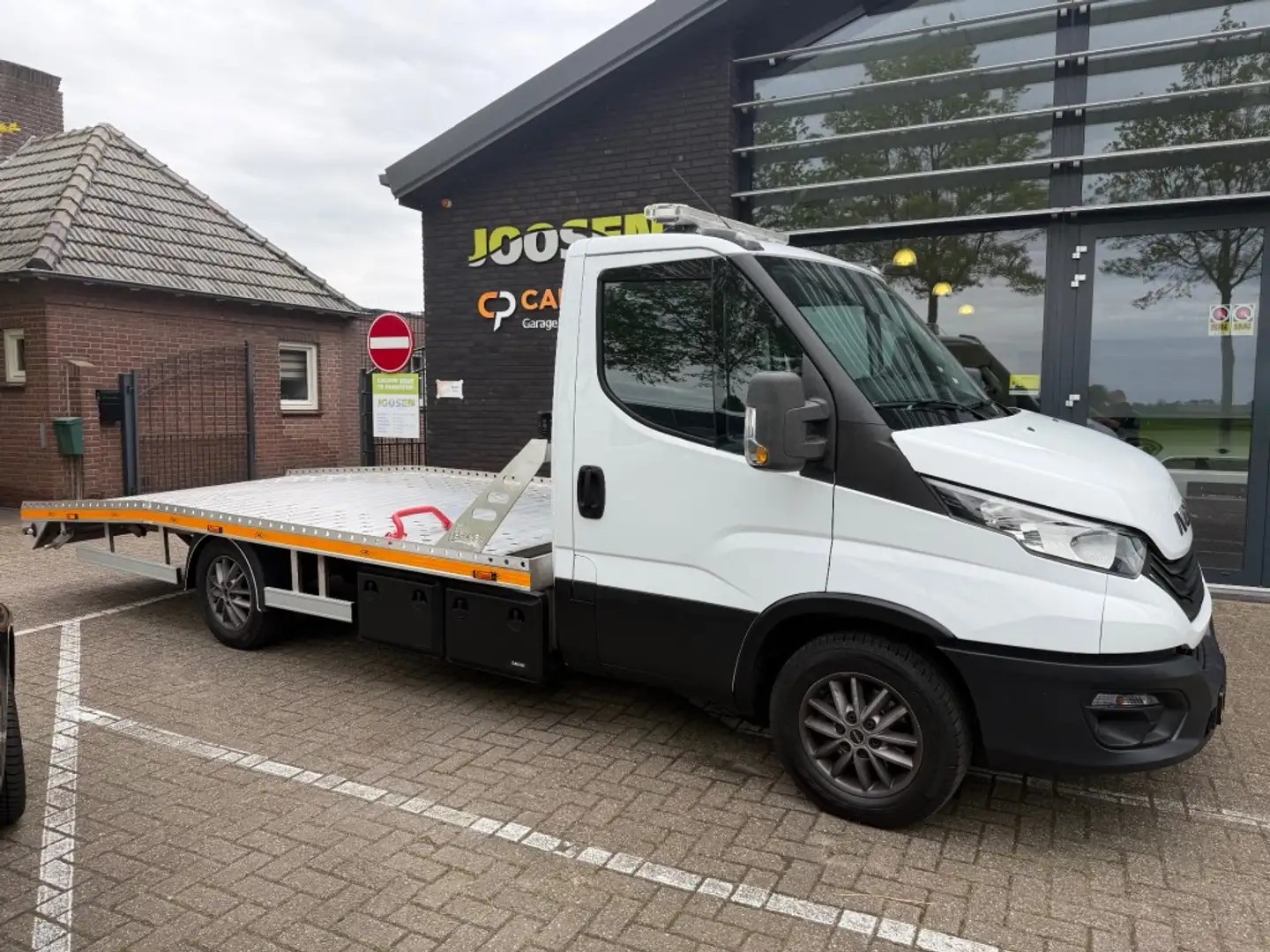 Iveco Sonstige oprijwagen auto ambulance Weiß - 2