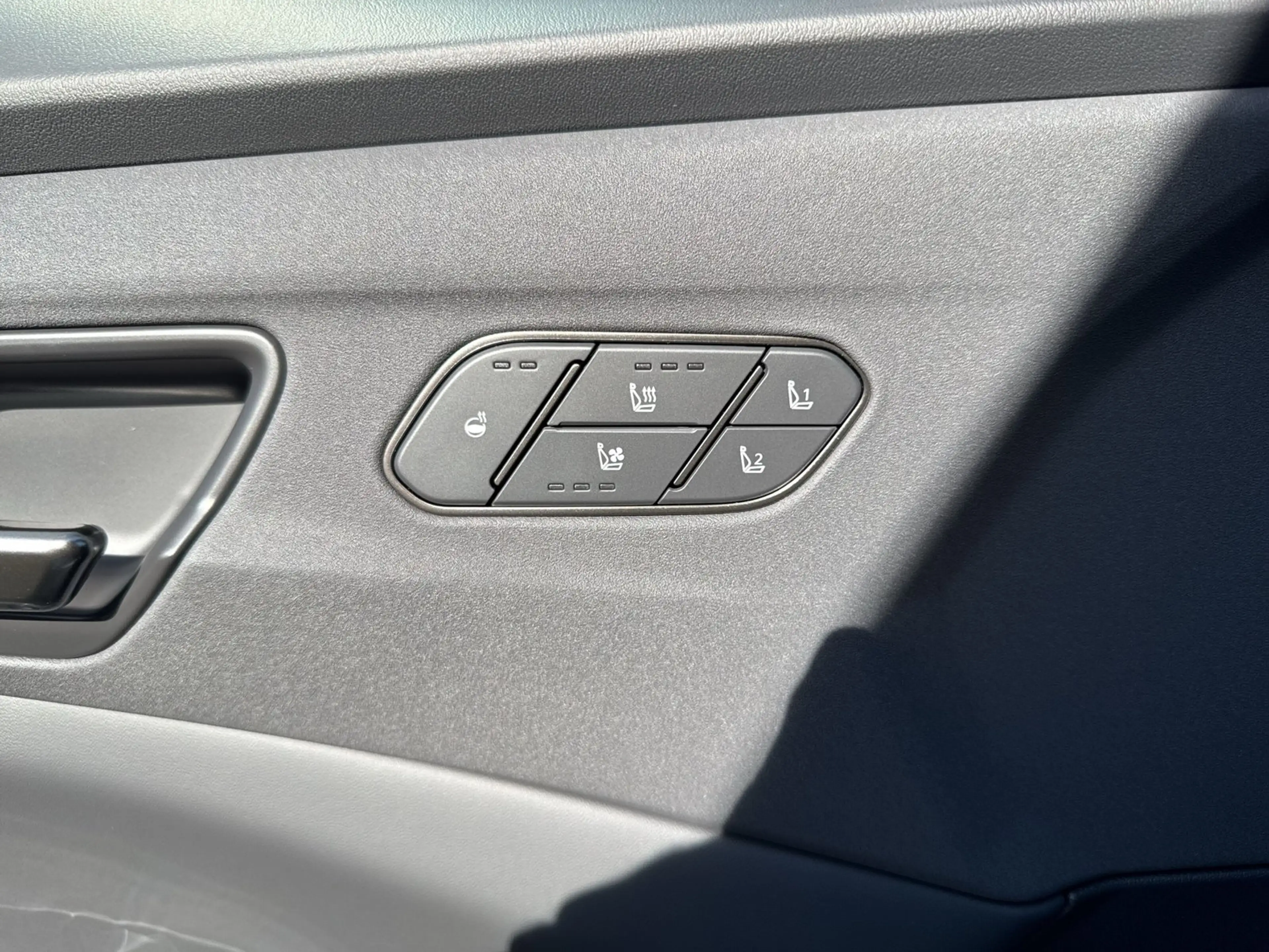 Kia EV5 EARTH PLUS 81,4 kWh 4WD Stdhz,Wide,360,Cam — photo 23