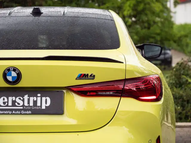 BMW M4 view 10