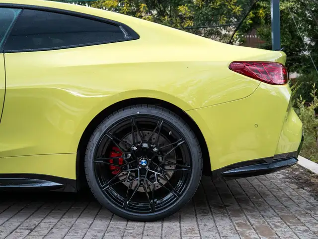 BMW M4 view 15