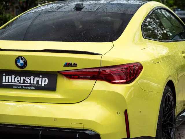 BMW M4 view 11