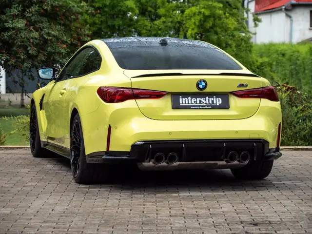 BMW M4 view 6