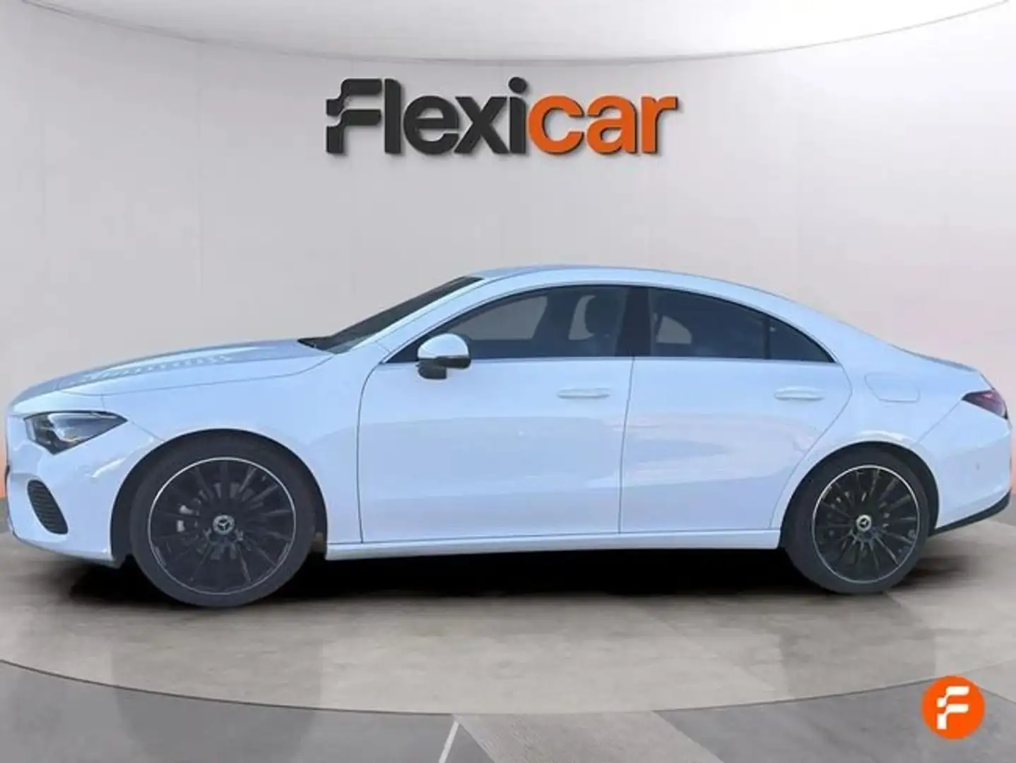 Mercedes-Benz CLA 180 - 4P (2024) Blanc - 2