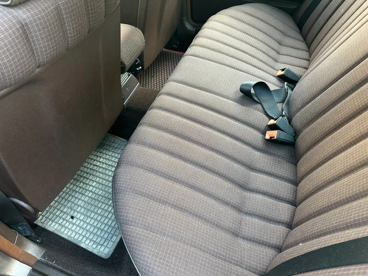 Mercedes-Benz 190 E Oldtimer, foto 12