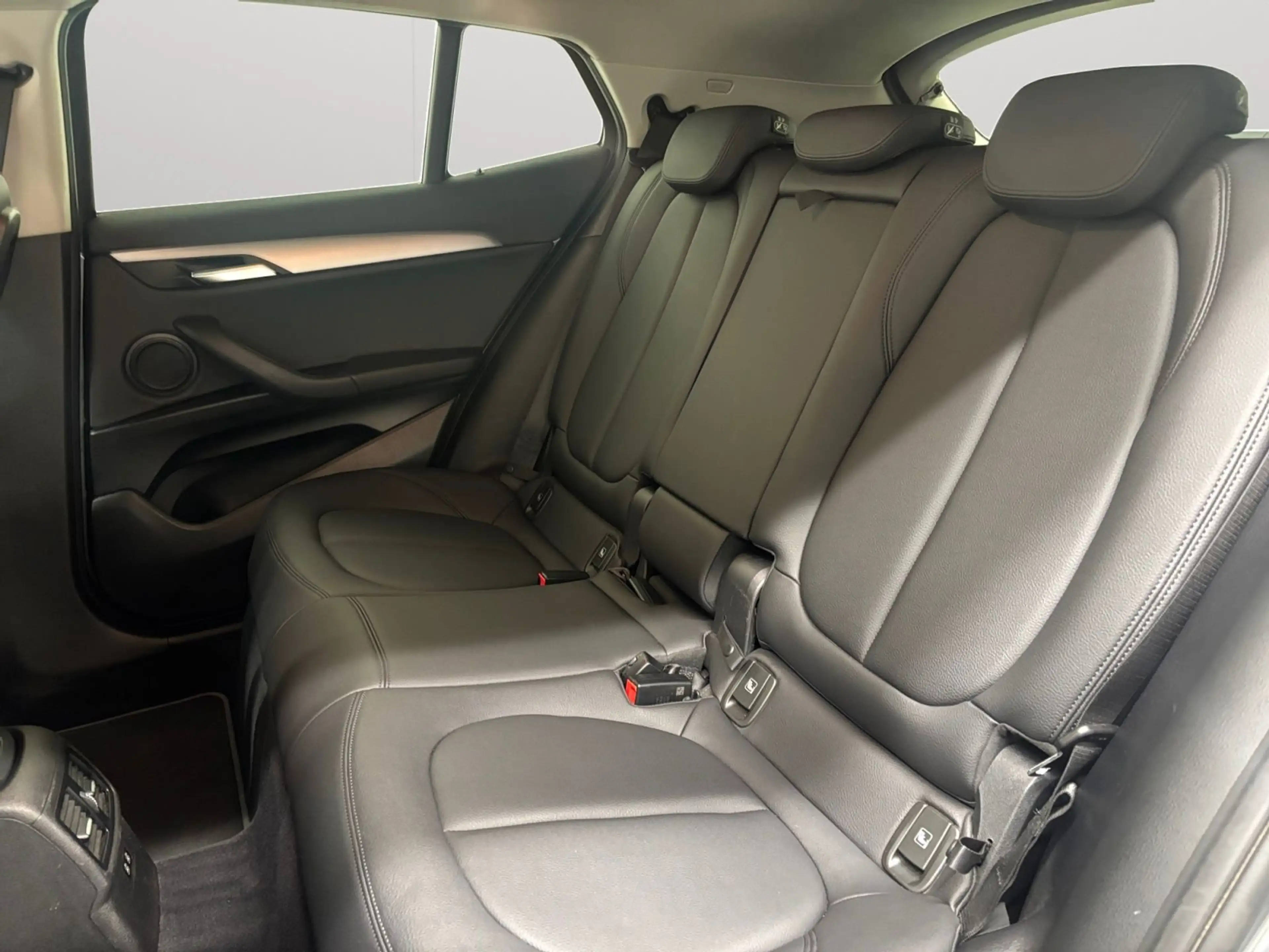BMW X2 xDrive25e AUT Leder GPS Camera Head-UP — photo 9