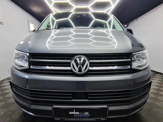 Volkswagen Caravelle view 6