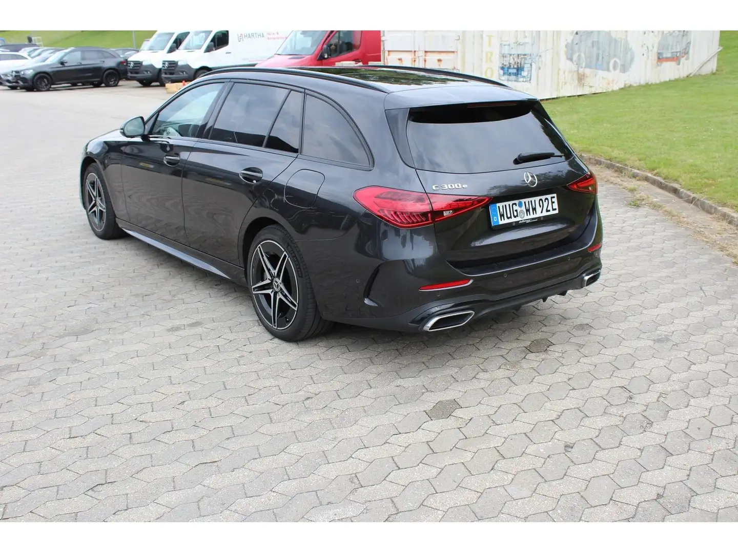 Mercedes-Benz C 300 e T AMG Night Distr./Pano/AHK/Sound/Kamera Grau - 2
