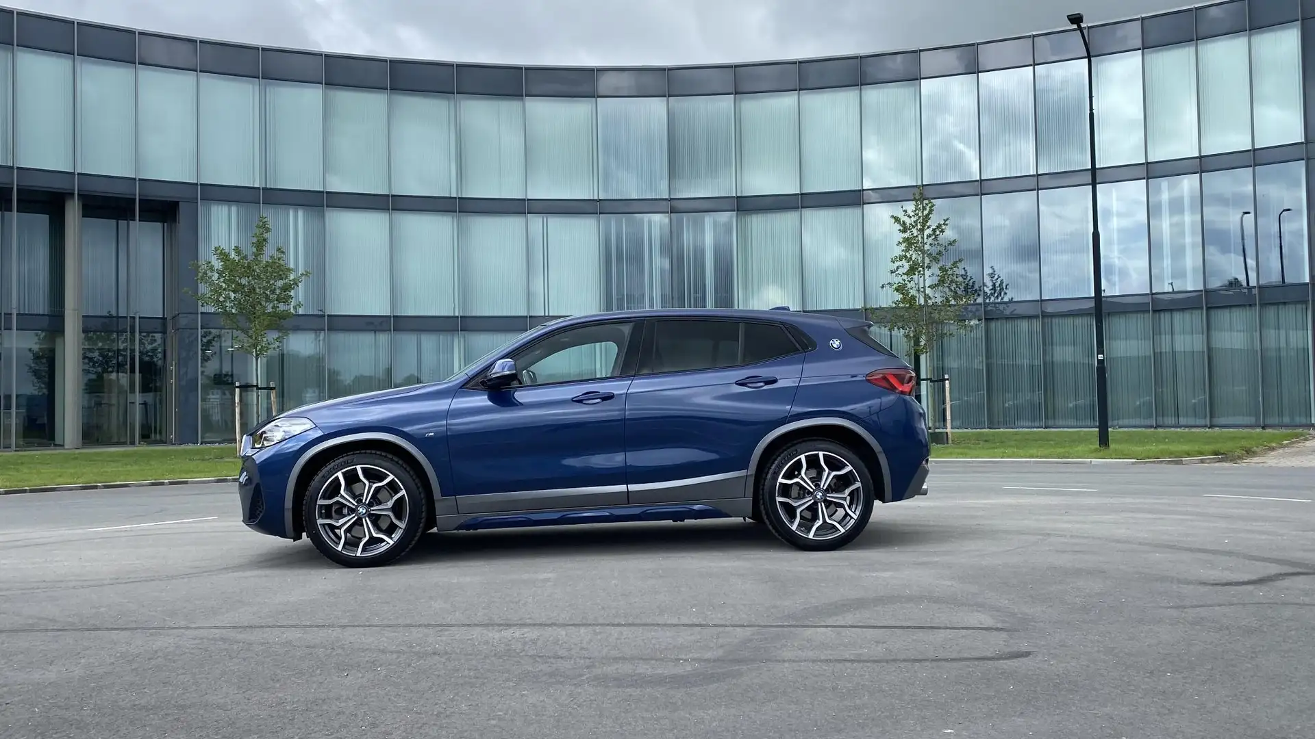 BMW X2 sDrive20i High Executive Blauw - 2