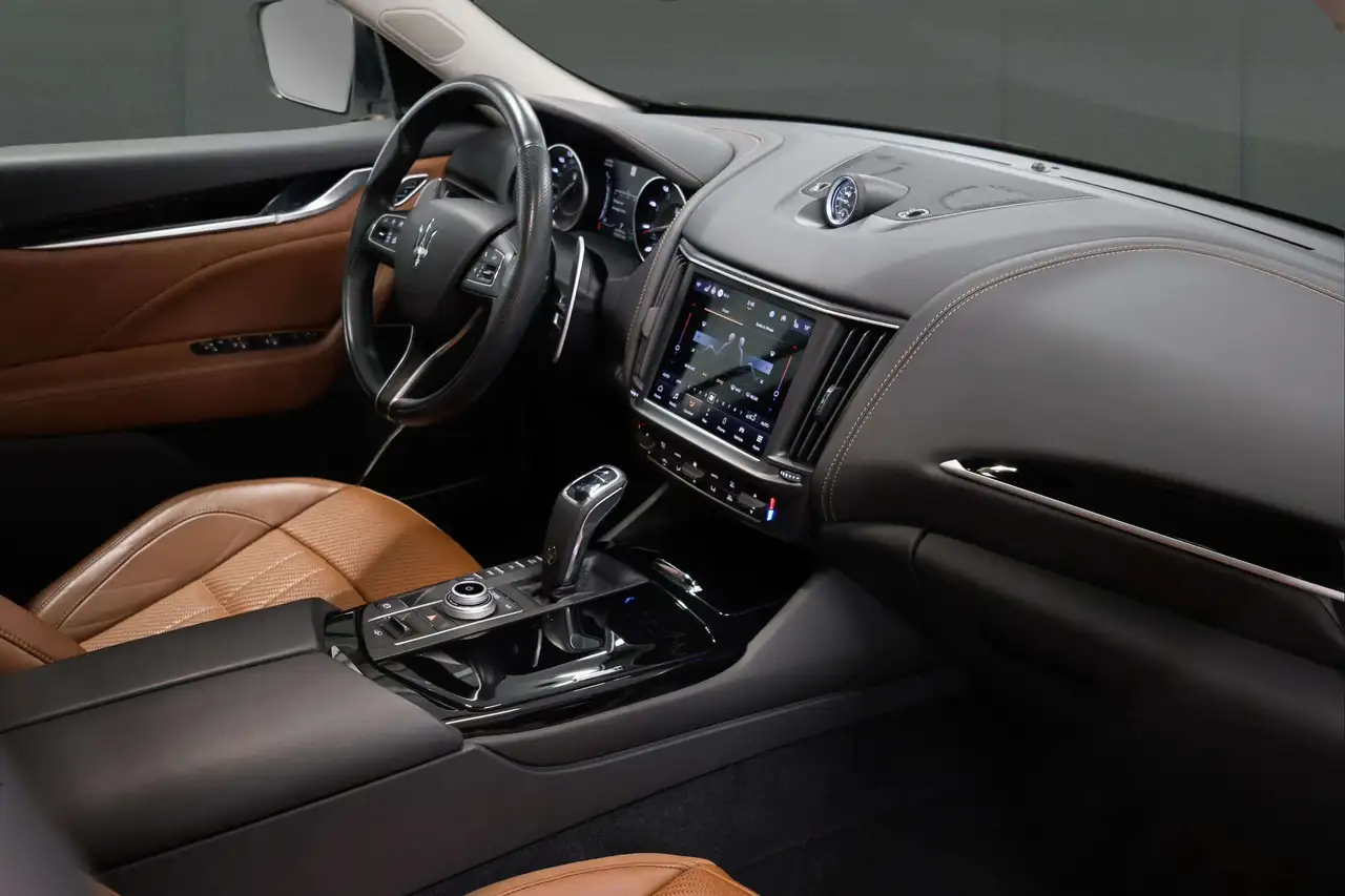 Maserati Levante снимка Maserati Levante