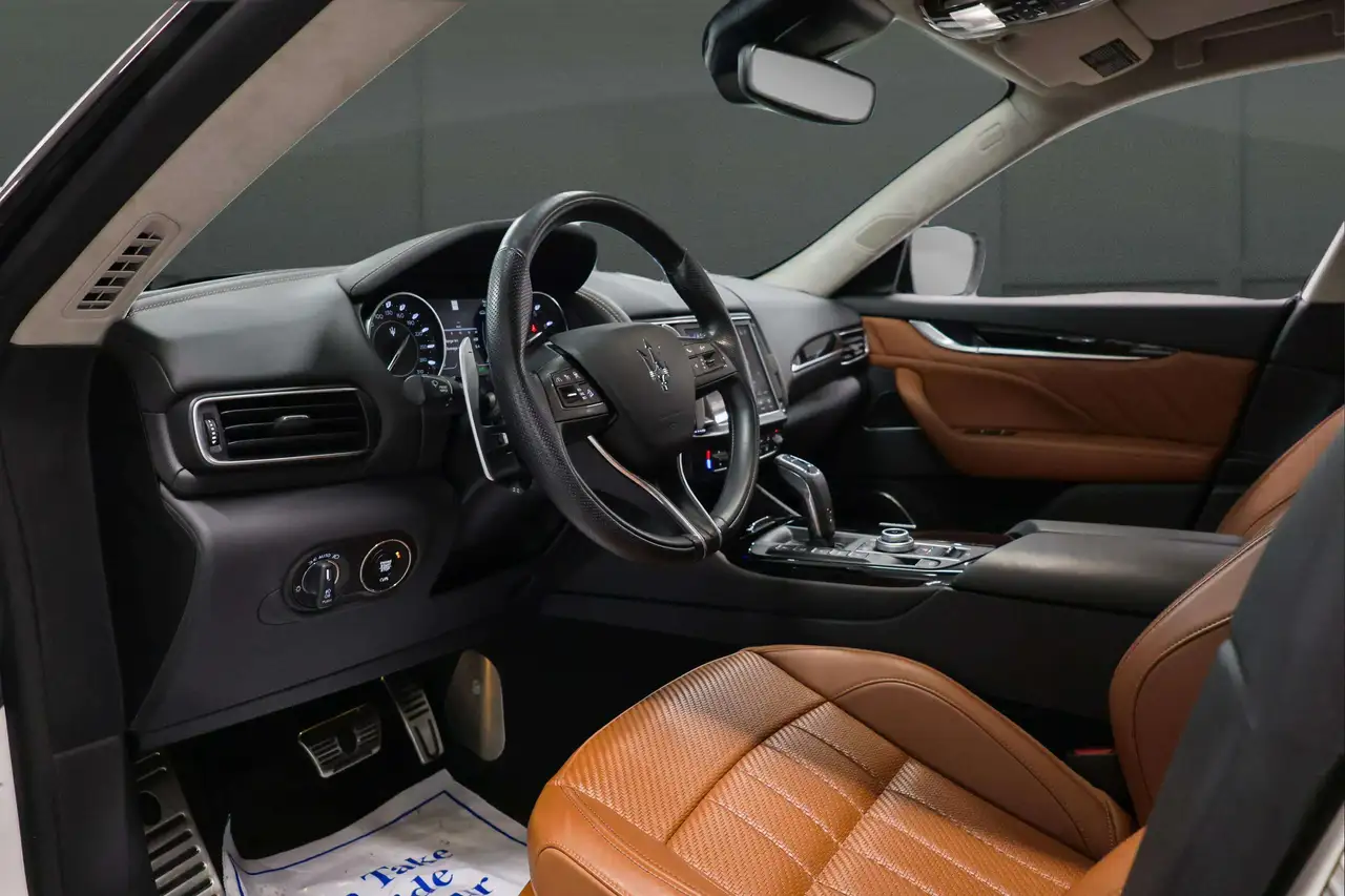 Maserati Levante снимка Maserati Levante