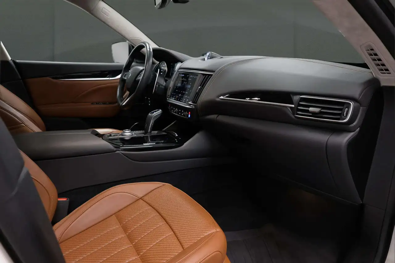 Maserati Levante снимка Maserati Levante