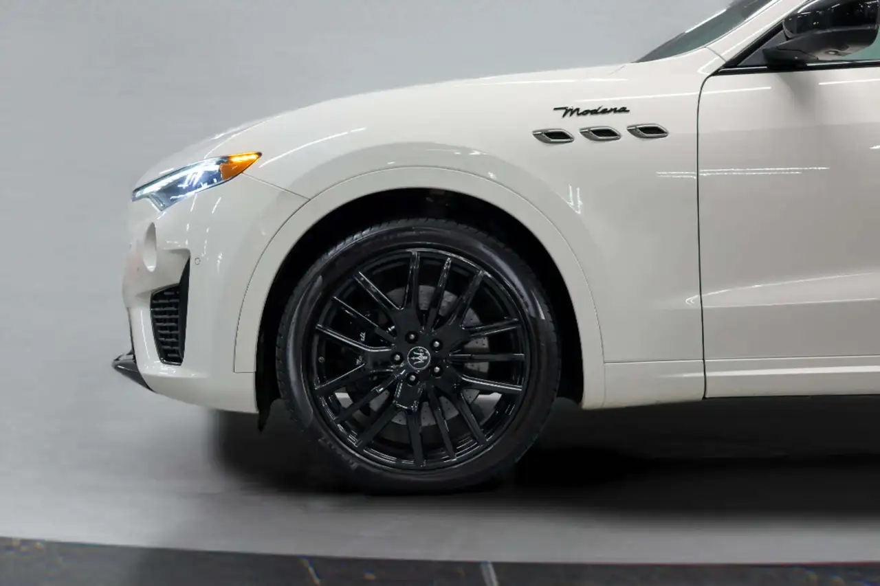 Maserati Levante снимка Maserati Levante