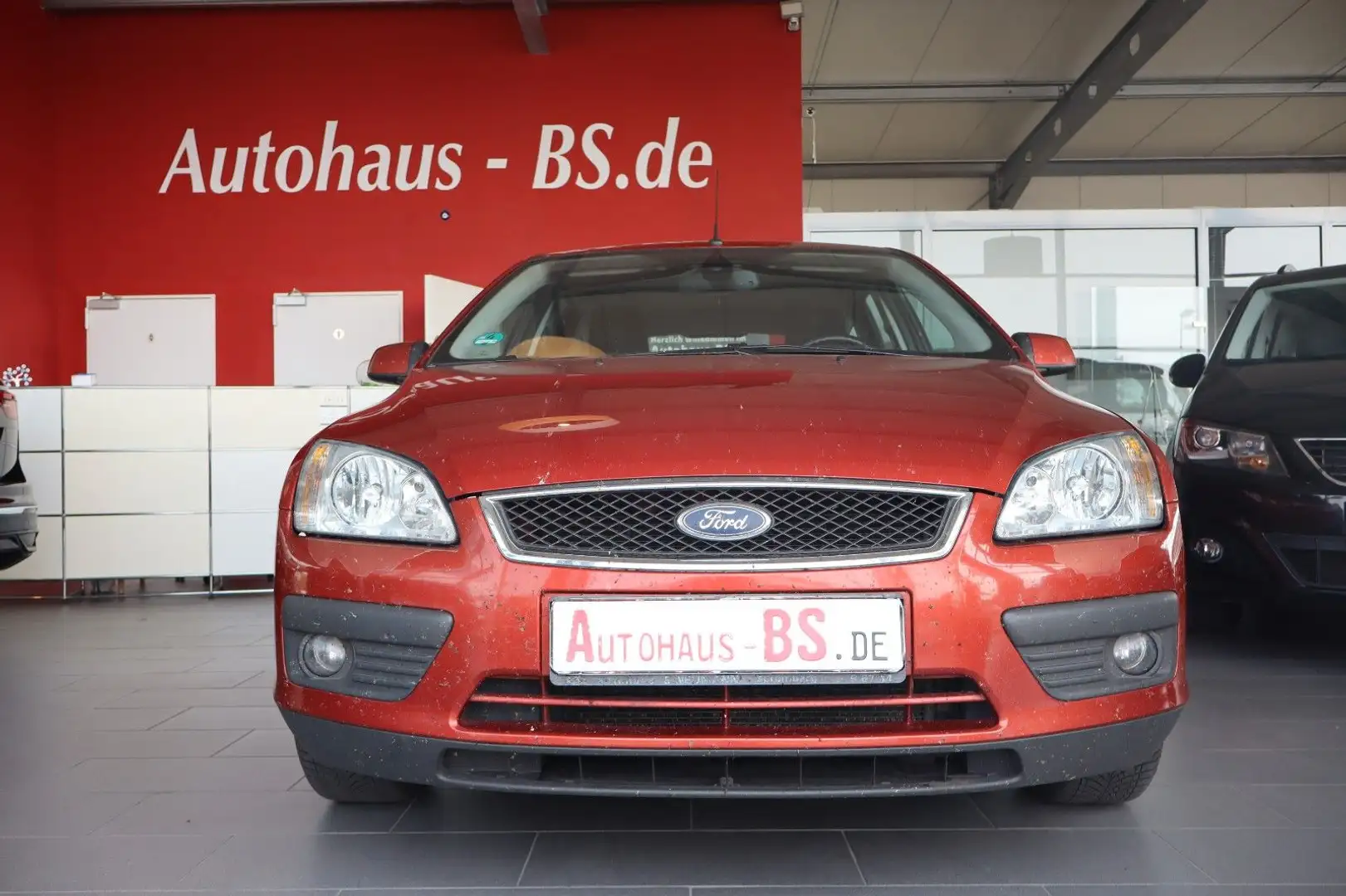 Ford Focus Turnier Ghia 1.6,KlimaAnhängerkupplung,2Hd Rouge - 2