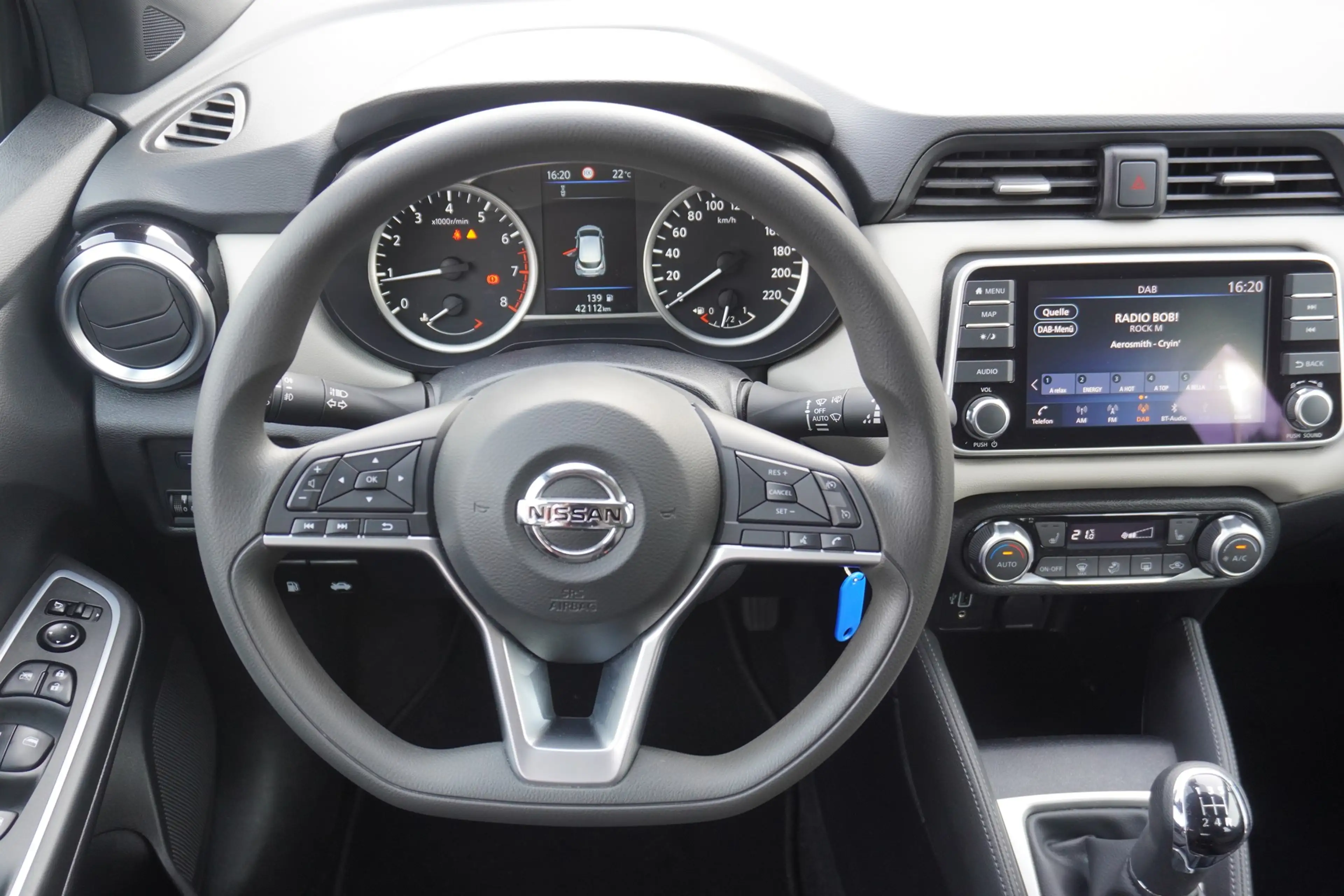 Nissan Micra 1.0 N-Way Navi Tempomat Sitzheizung DAB — photo 12