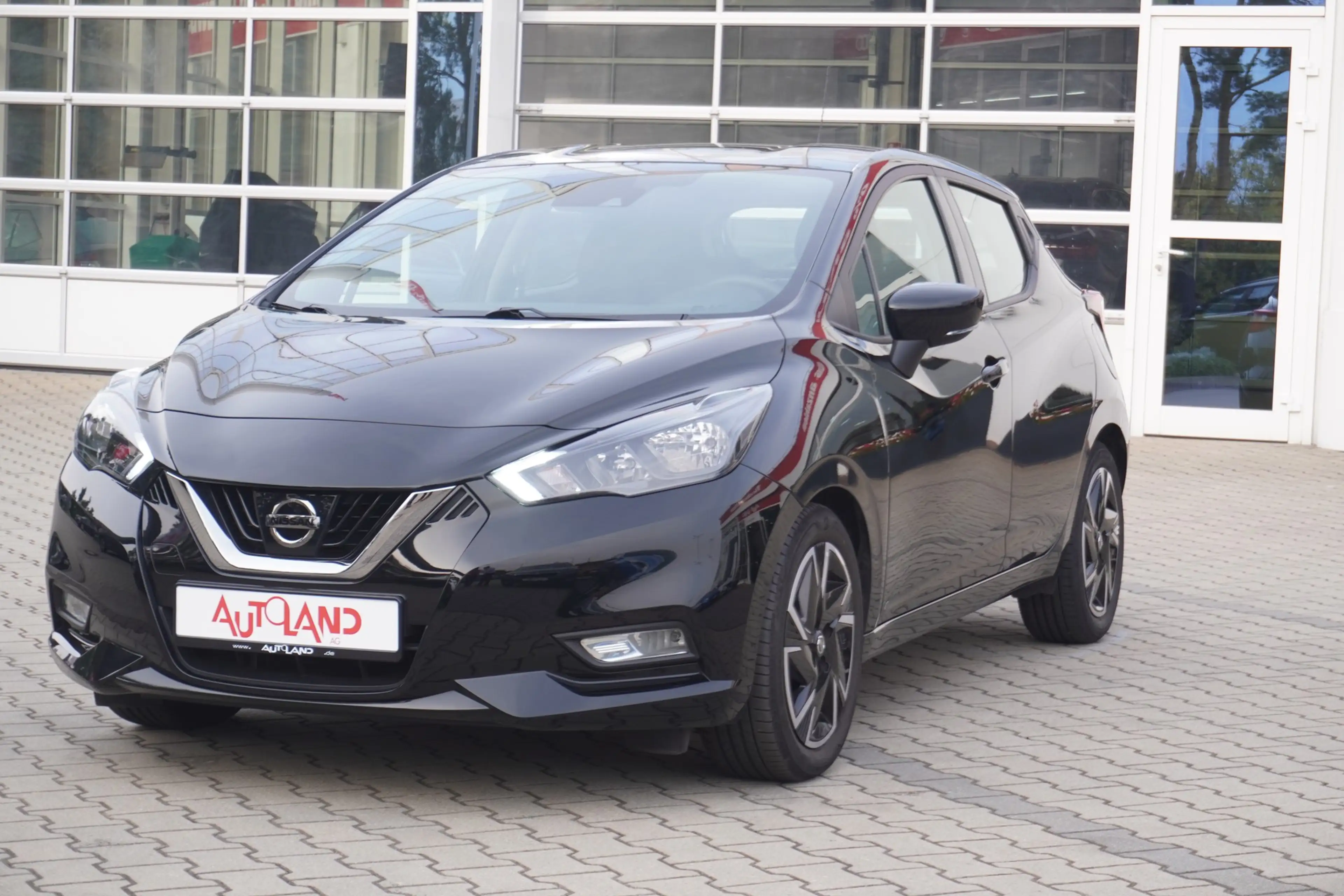 Nissan Micra 1.0 N-Way Navi Tempomat Sitzheizung DAB — photo 2