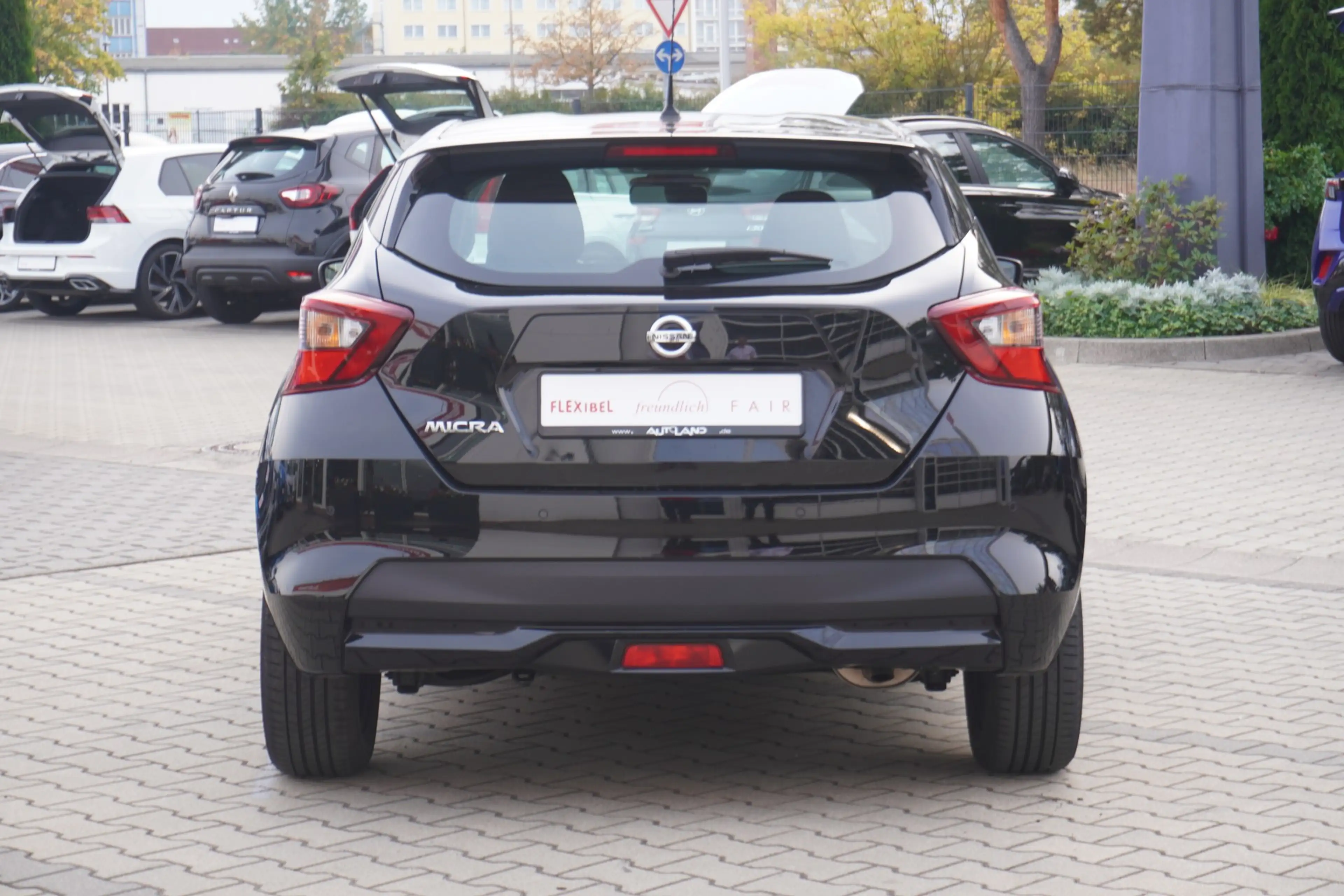 Nissan Micra 1.0 N-Way Navi Tempomat Sitzheizung DAB — photo 7