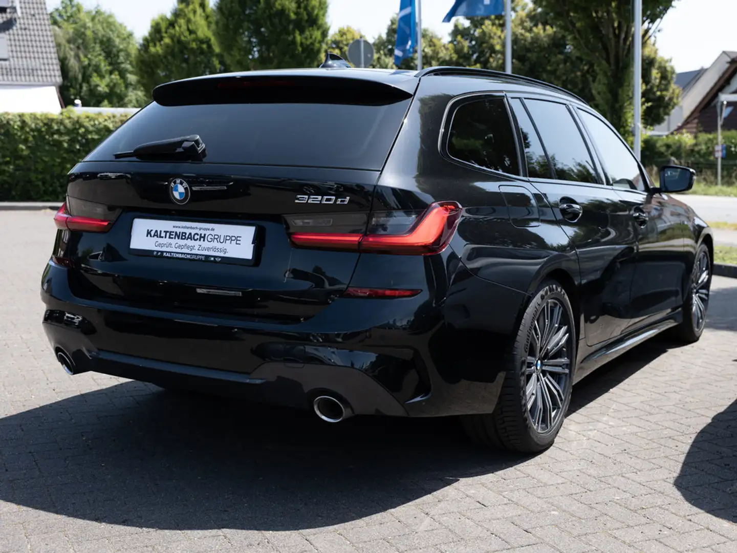 BMW 320 d Touring M-Sportpaket LED ACC NAVI SHZ Noir - 2
