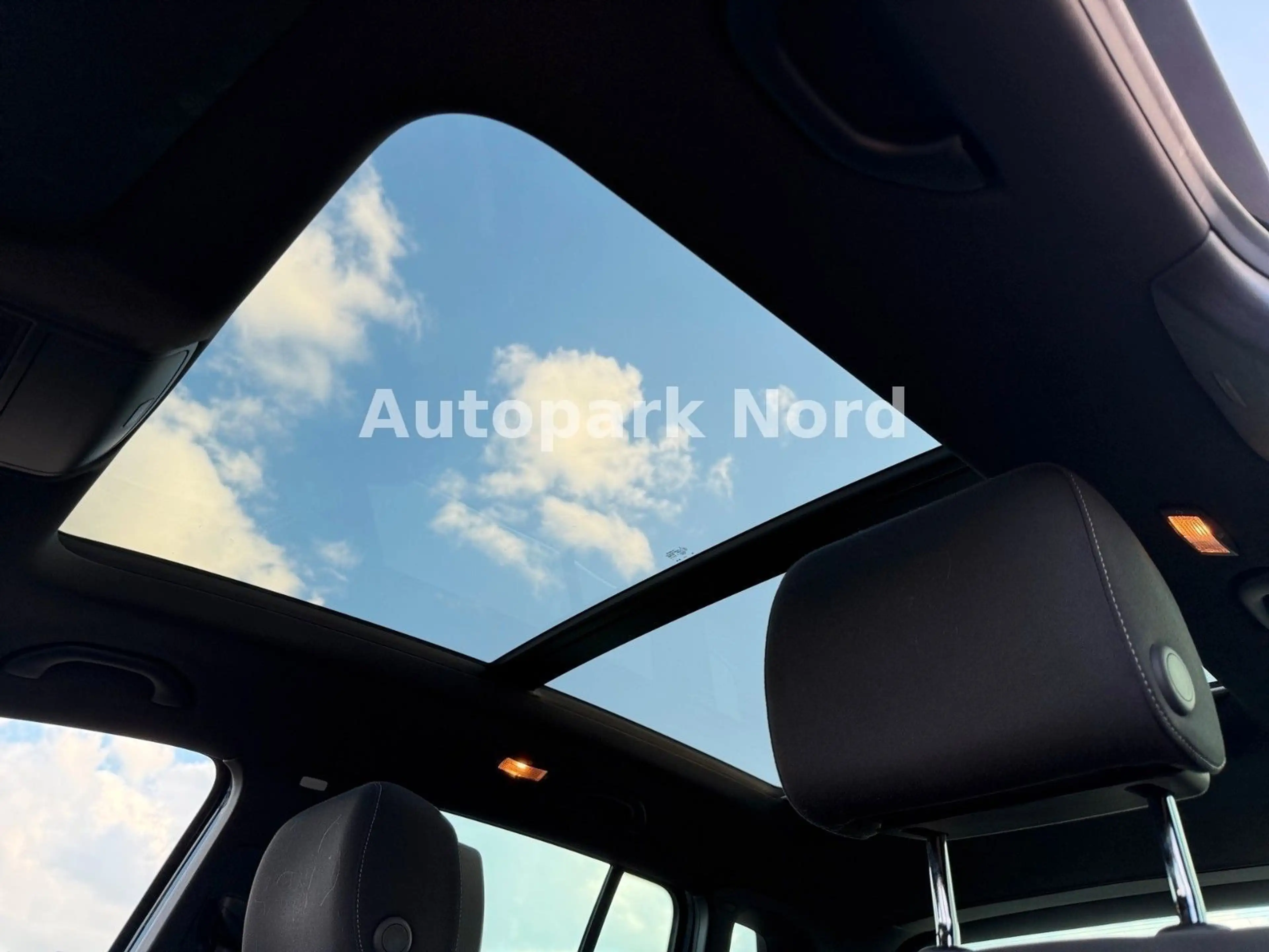 Volkswagen Tiguan Life BMT/PANO/SCHIEBEDACH/SHZ/PDC — photo 10