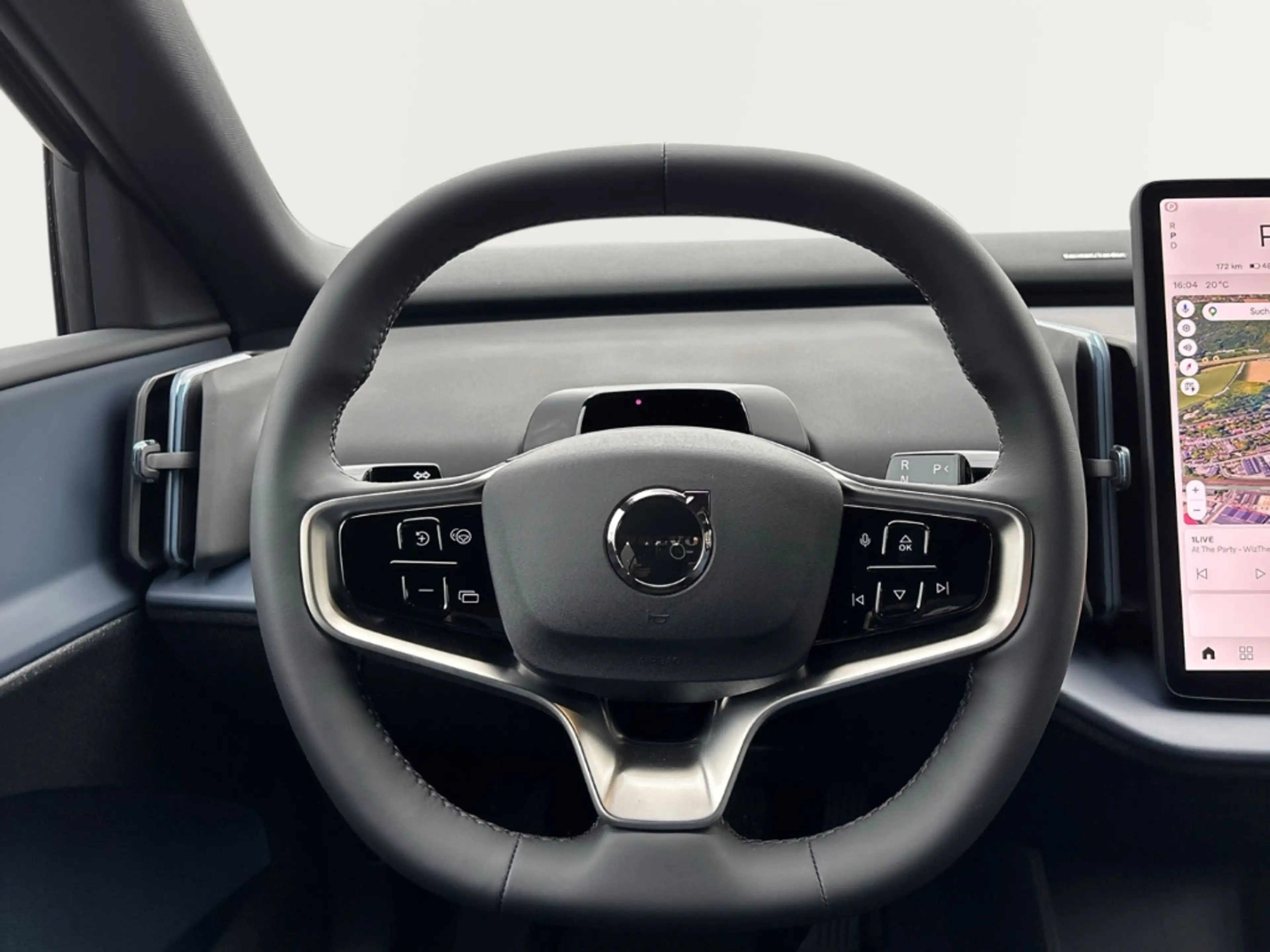 Volvo EX30 P5 Long Range Plus 18'' StandHZG Soundsystem Harma — photo 13