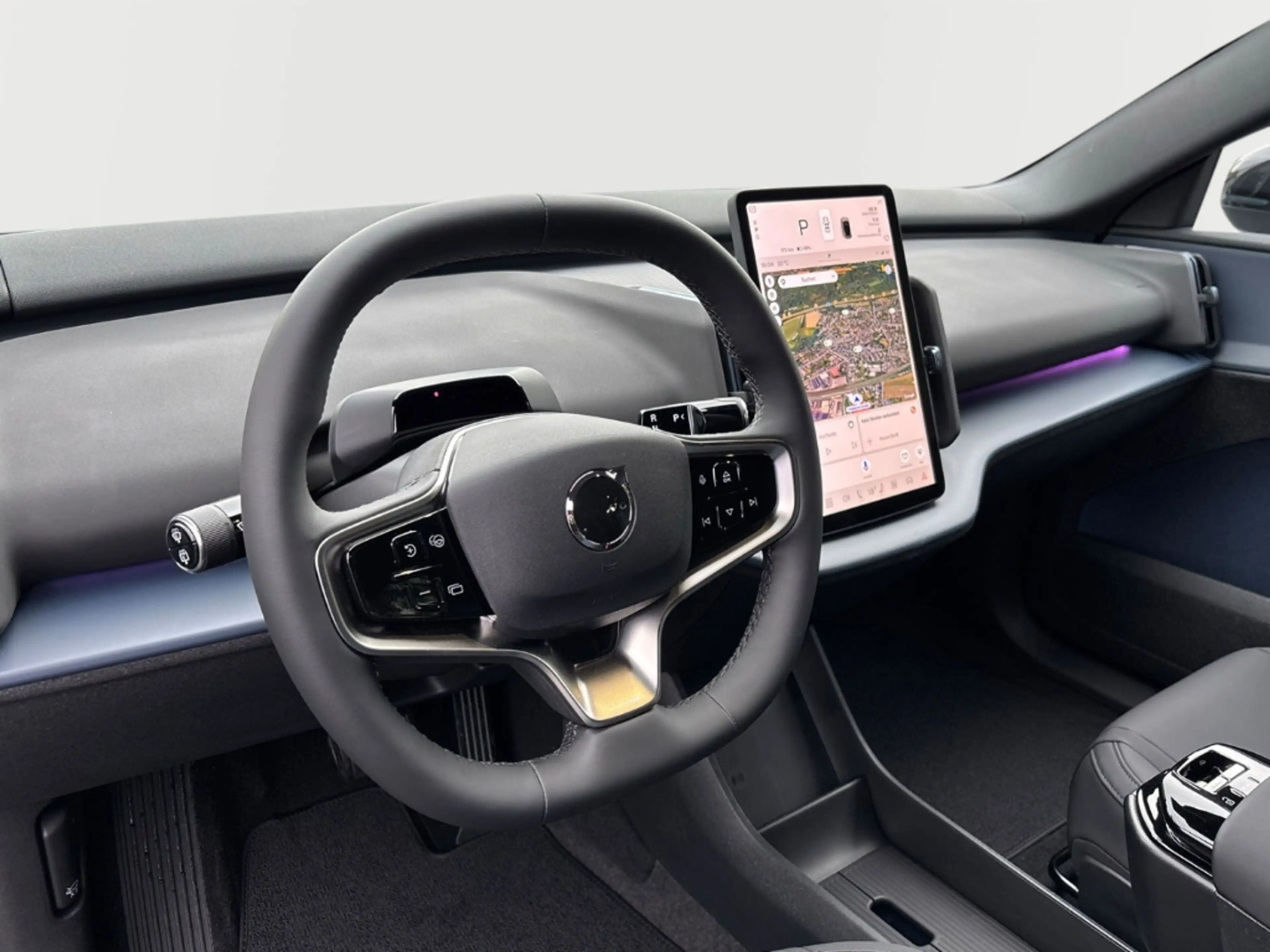 Volvo EX30 P5 Long Range Plus 18'' StandHZG Soundsystem Harma — photo 14