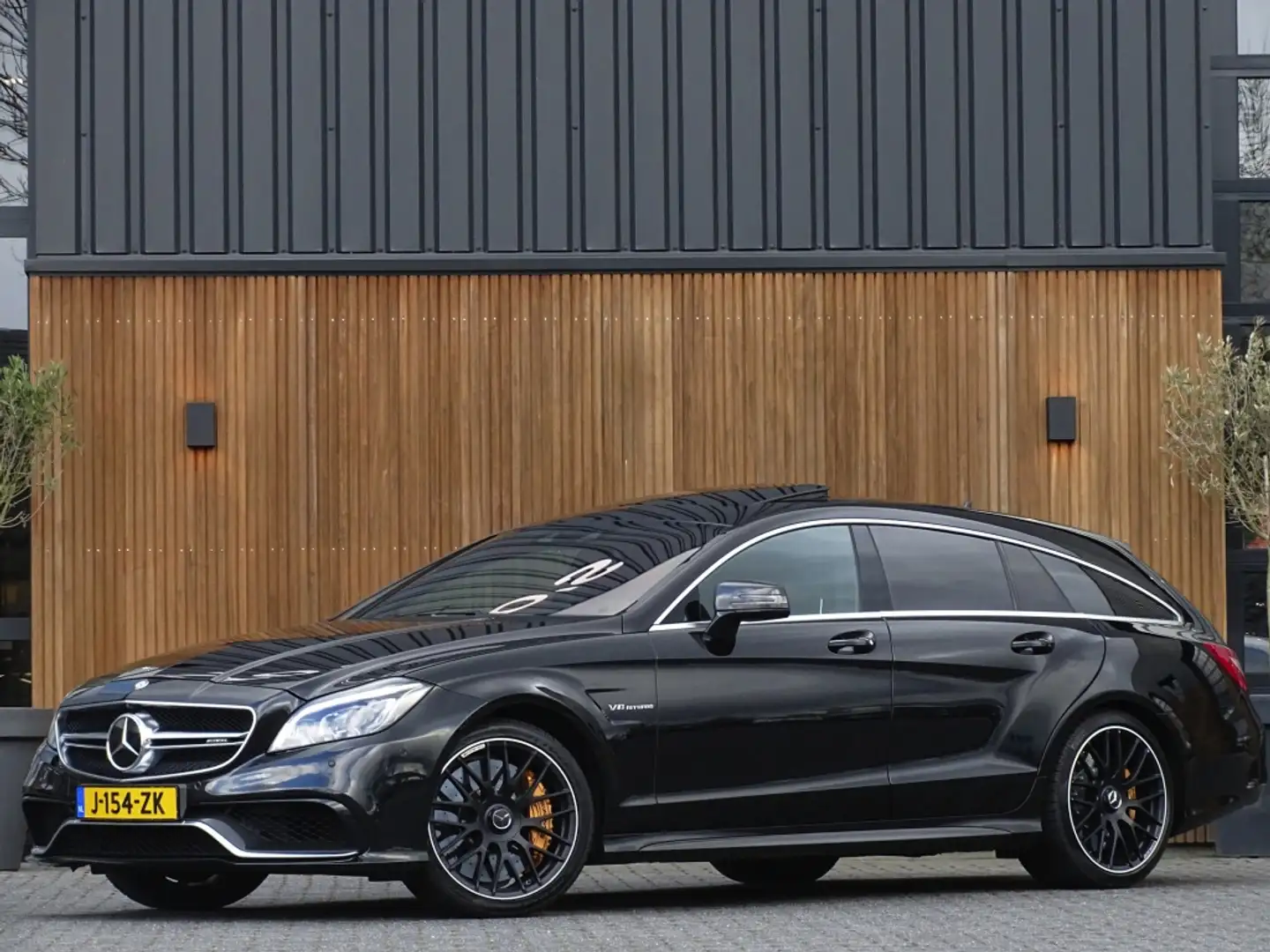 Mercedes-Benz CLS Shooting Brake AMG 63S V8 BI-Turbo 586PK 4MATIC / Černá - 1