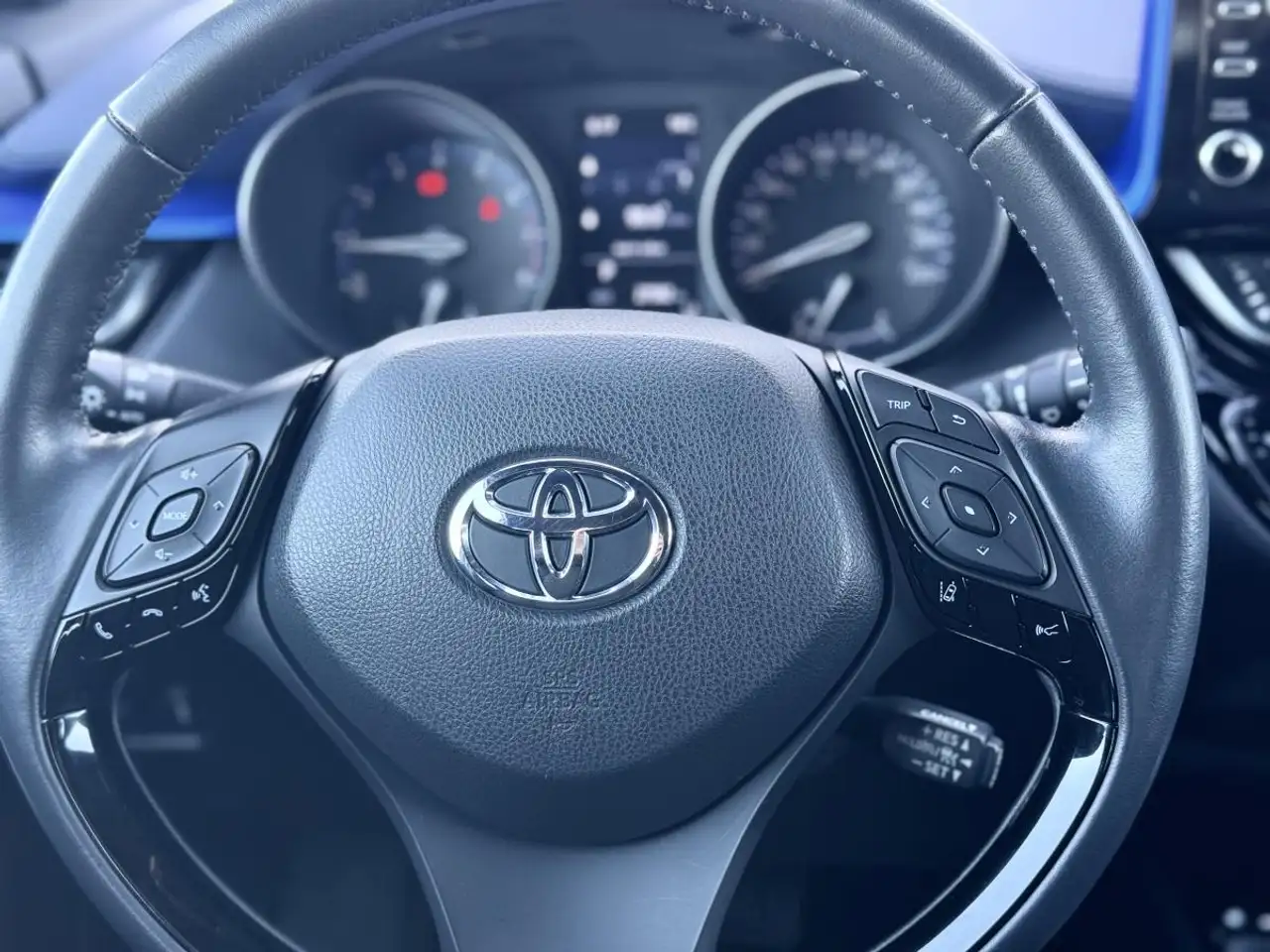 Toyota C-HR снимка Toyota C-HR