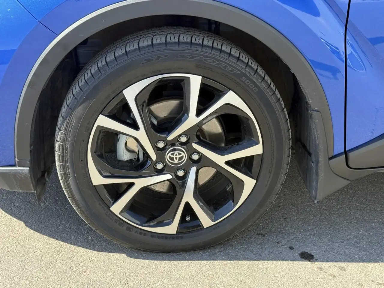 Toyota C-HR снимка Toyota C-HR