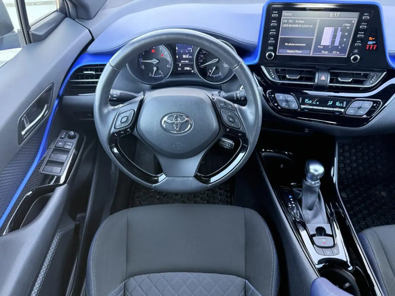 Toyota C-HR снимка Toyota C-HR
