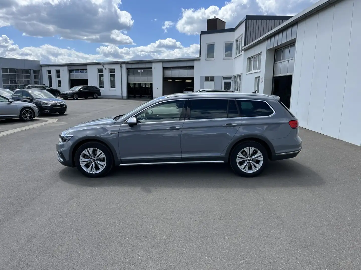 Volkswagen Passat Alltrack 2.0 TDI DSG 4Motion 232€ m. 20% Anzahlung AHK Ac Grau - 2