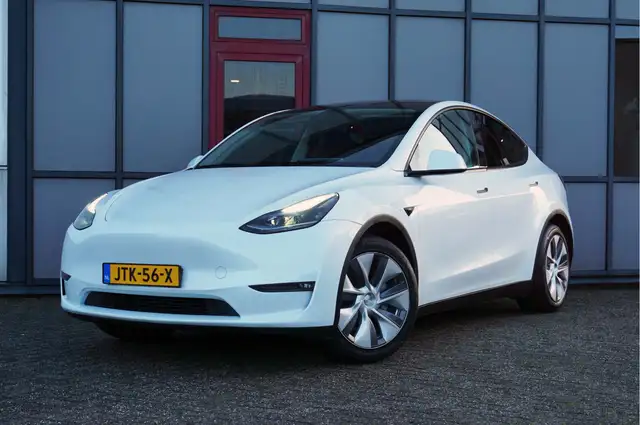 Tesla Model Y Long Range AWD 75kWh SOH 93% Trekhaak