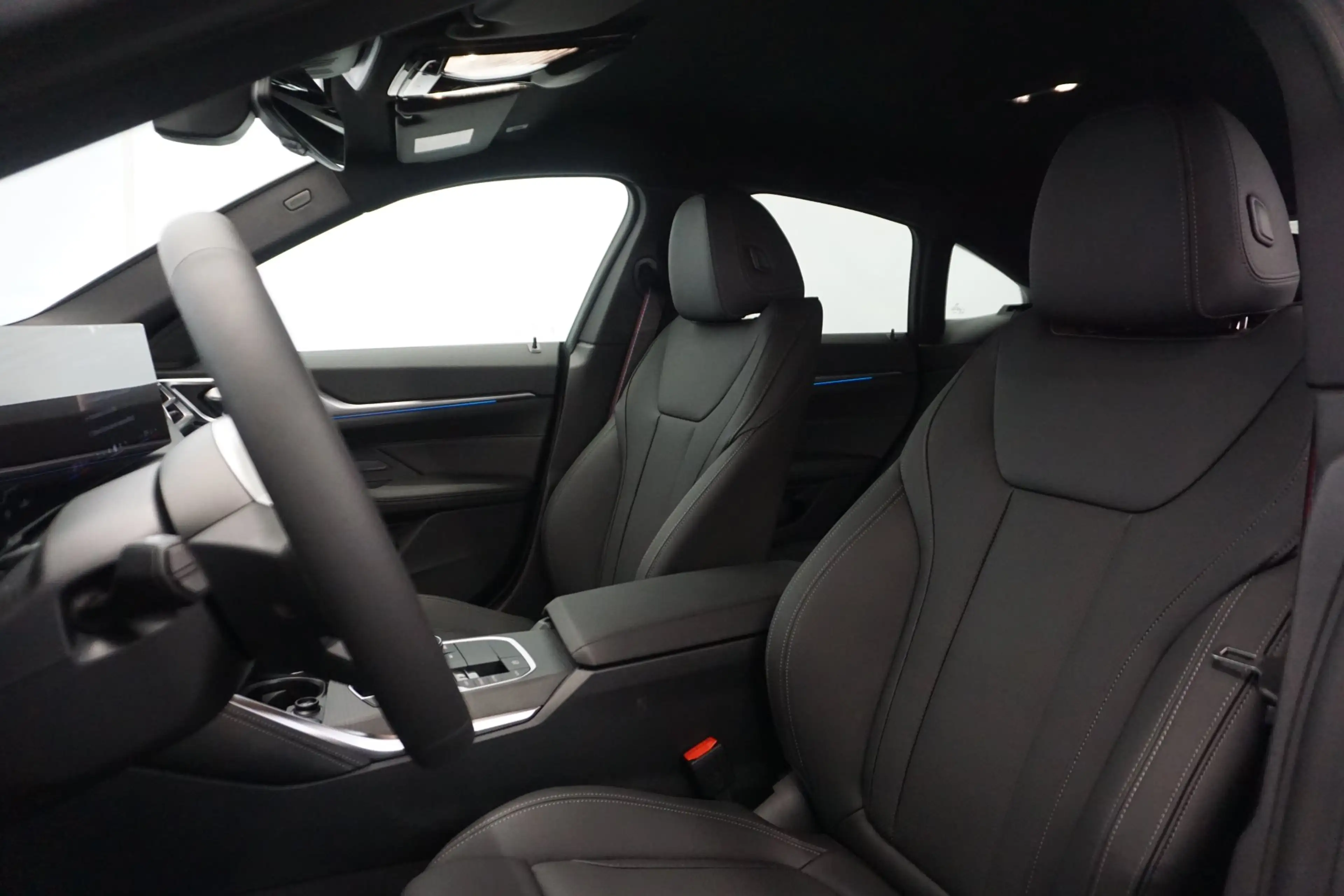 BMW i4 Gran Coupe xDrive40 — photo 8