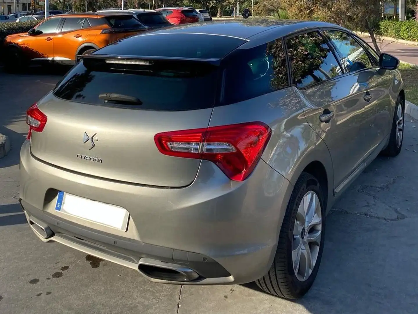 DS Automobiles DS 5 DS 5 1.6BlueHDi Desire 120 Desire Argintiu - 2