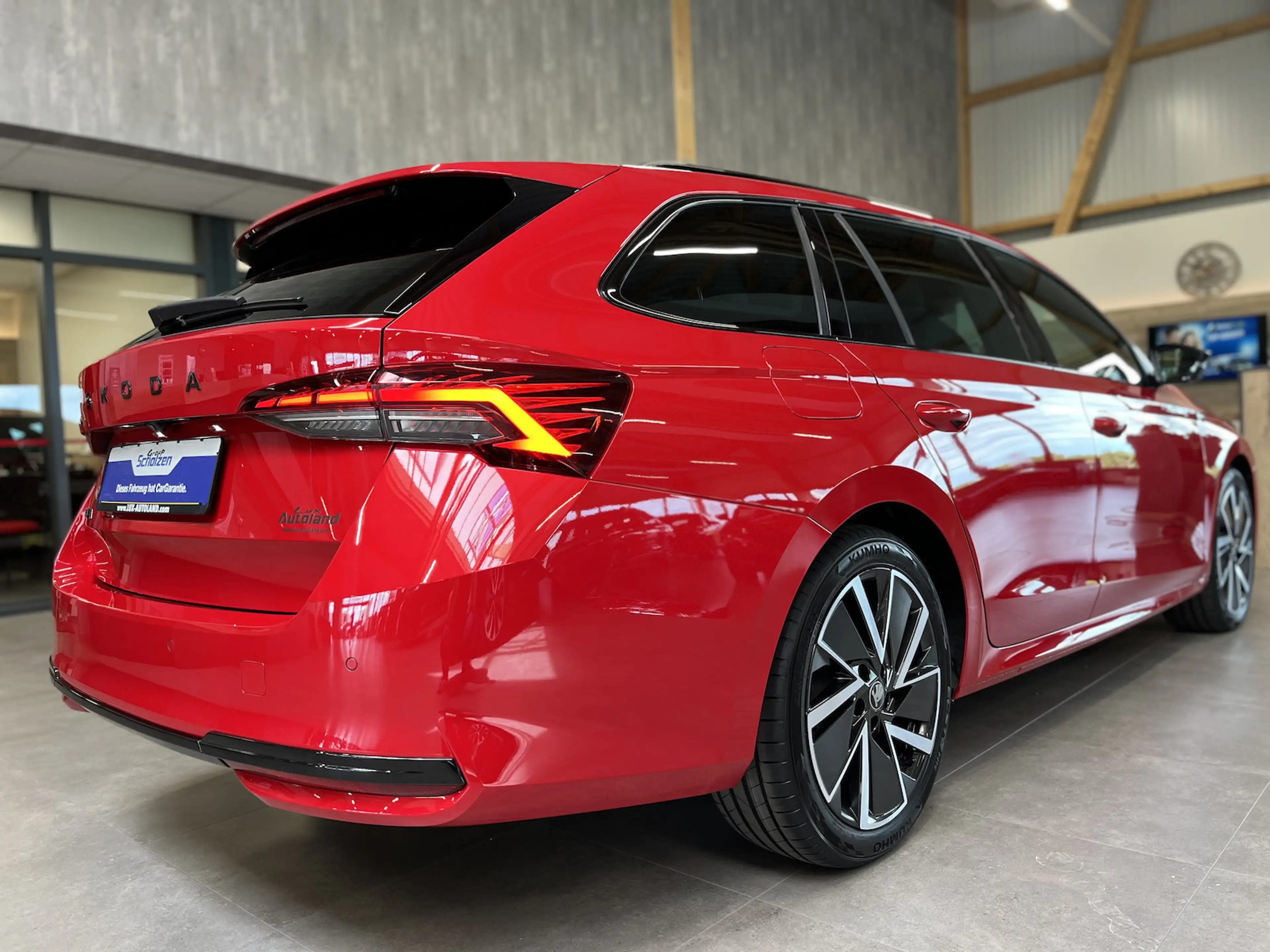 Skoda Octavia Combi 2.0 TDI Sportline AHK 5JG ACC Side — photo 4