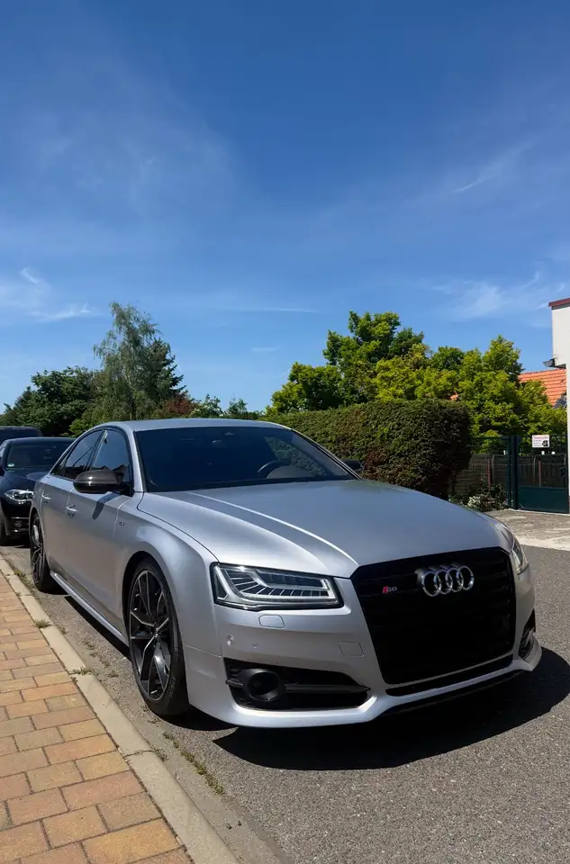 Audi S8