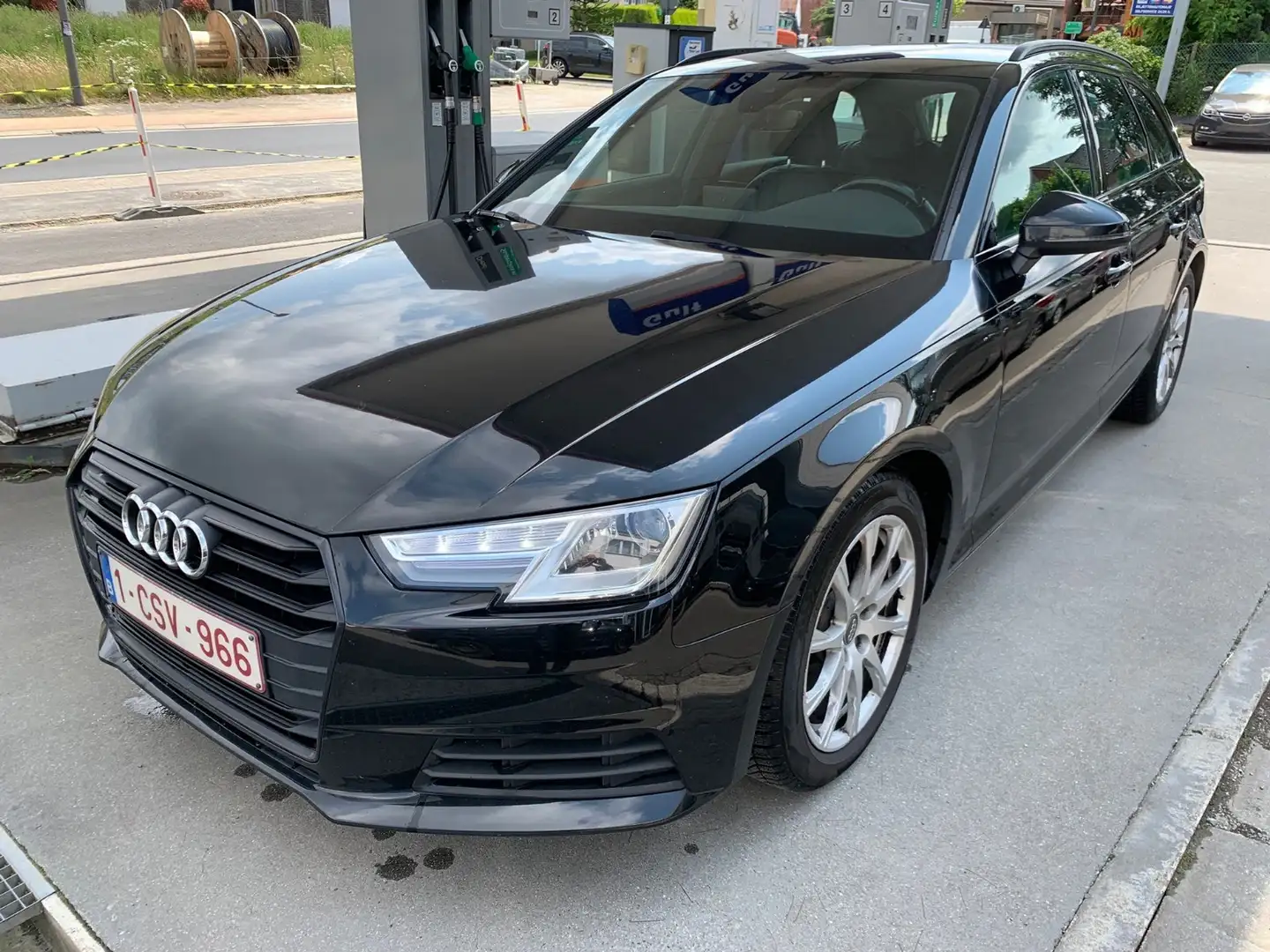 Audi A4 Avant 2.0 TDI ultra design - 1