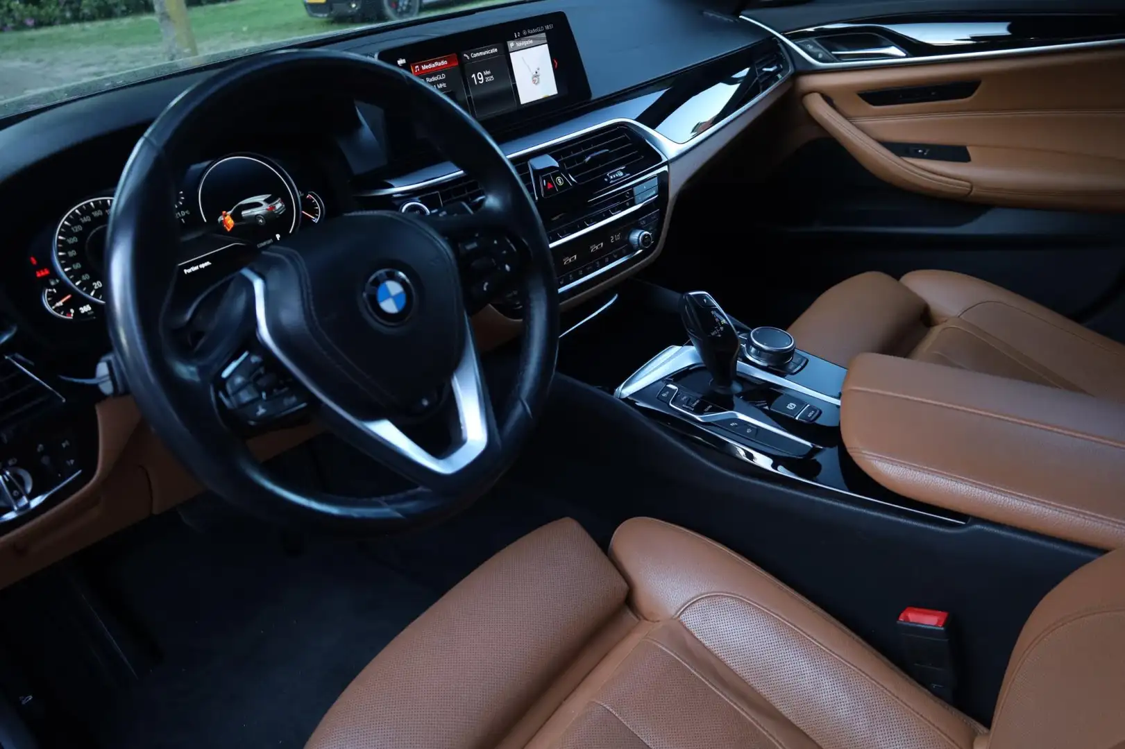 BMW 530 5-serie Touring 530i Executive Aut. | Sportline | Grey - 2