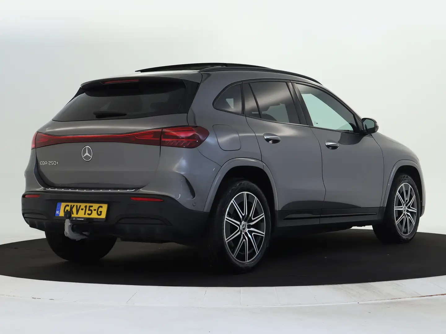 Mercedes-Benz EQA 250 250+ 71 kWh AMG Nightpakket | Trekhaak | Nightpakk Gris - 2