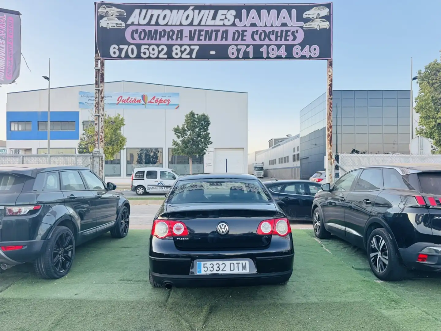 Volkswagen Passat 1.6FSI Advance Zwart - 2