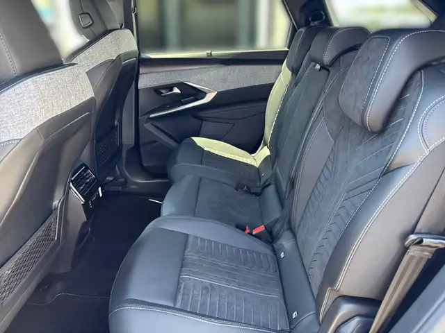 Peugeot 5008 view 13