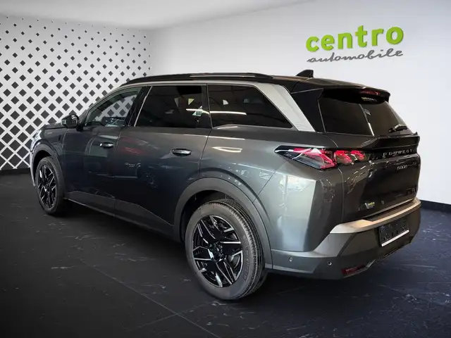 Peugeot 5008 view 5
