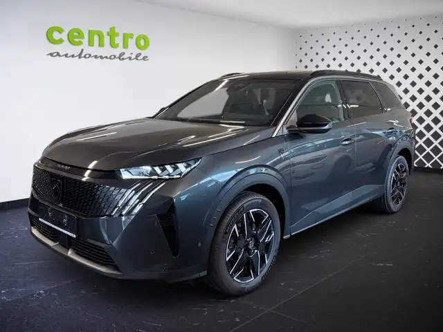 Peugeot 5008 view 2