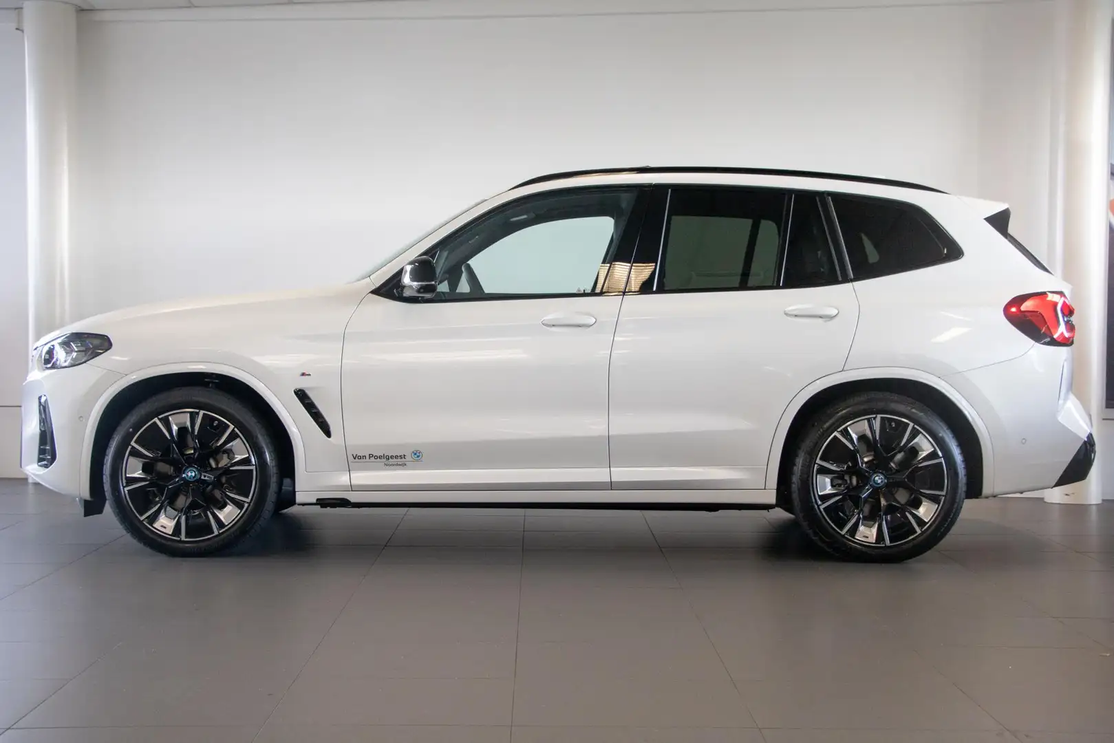 BMW iX3 High Executive Edition 80 kWh | Trekhaak White - 2