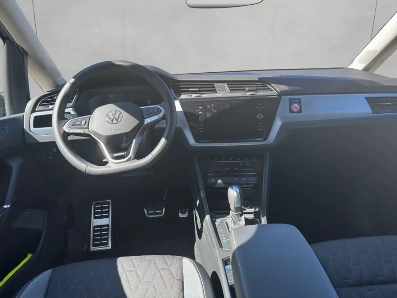 Volkswagen Touran 1.5 TSI ACT DSG Energy ACC, AHK, KAMERA 13