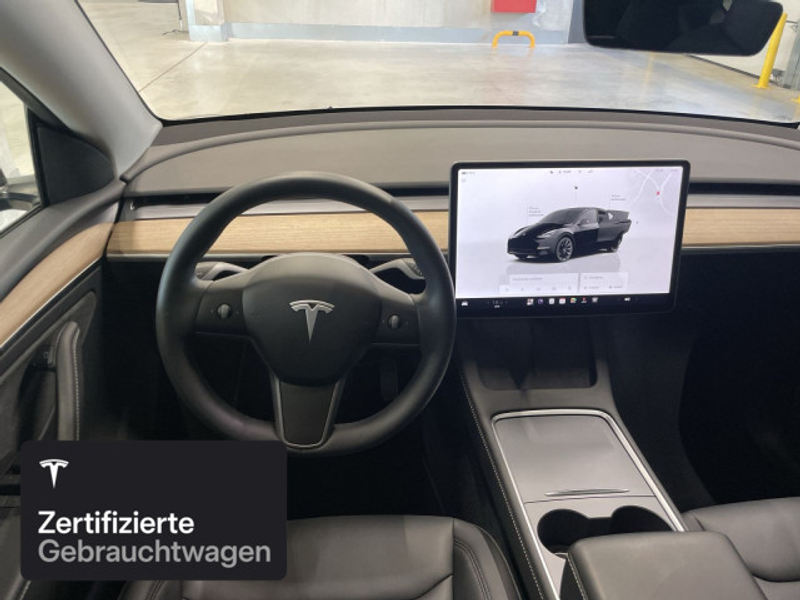 Tesla Model Y Long Range AWD — photo 11