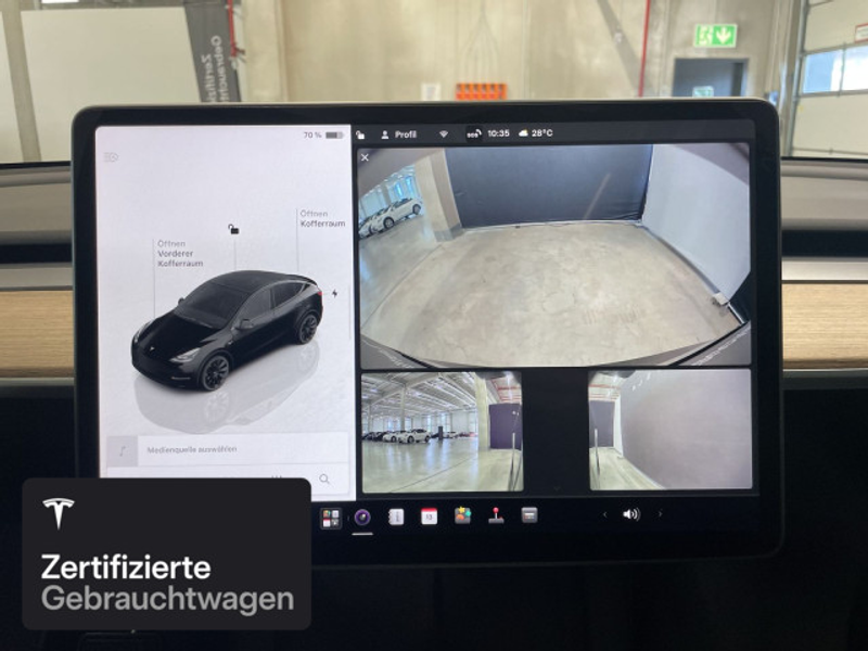 Tesla Model Y Long Range AWD — photo 15