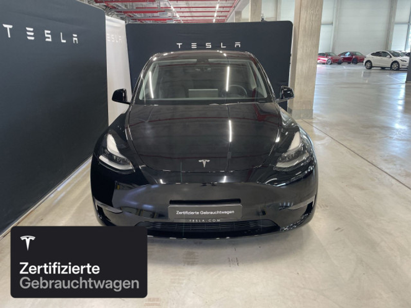 Tesla Model Y Long Range AWD — photo 3