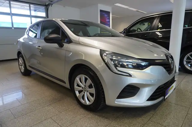 Renault Clio view 3