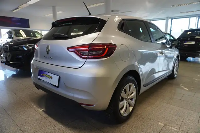Renault Clio view 5
