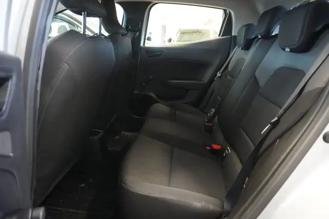 Renault Clio view 9