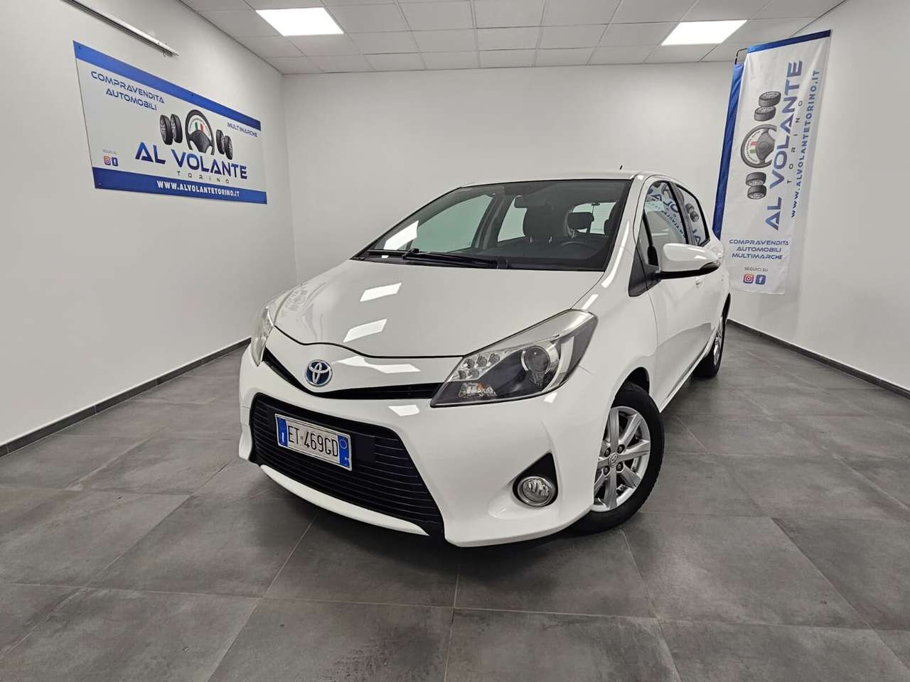 Toyota Yaris Yaris 1.5 Hybrid 5 porte Lounge - NeoPatentati